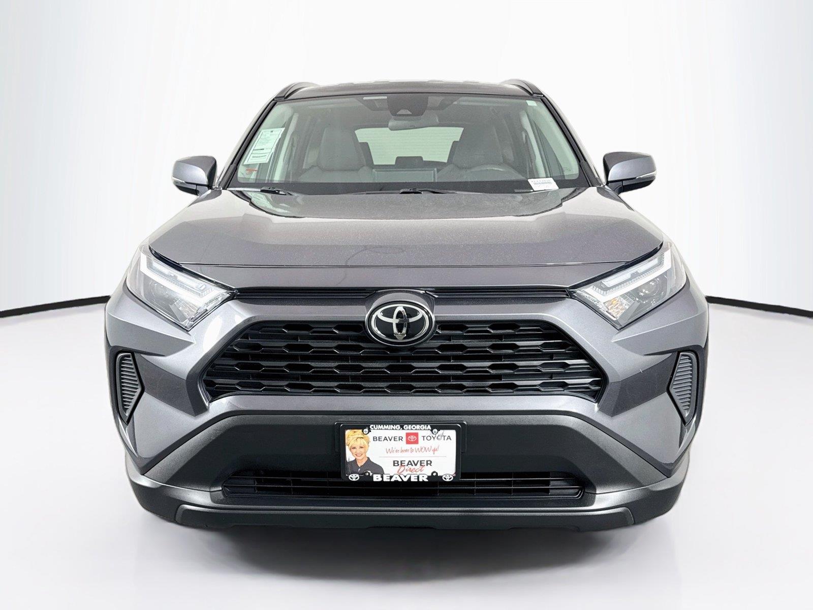2025 Toyota RAV4 XLE photo 7