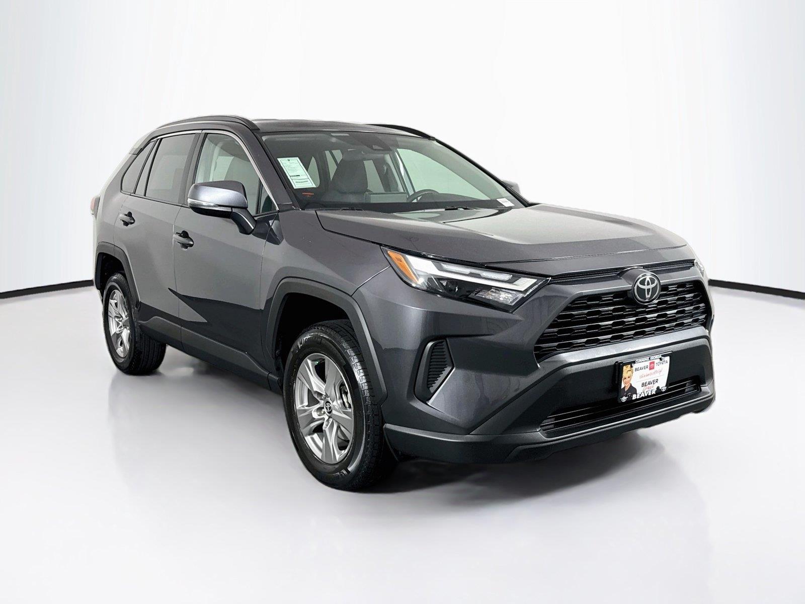 2025 Toyota RAV4 XLE photo 8
