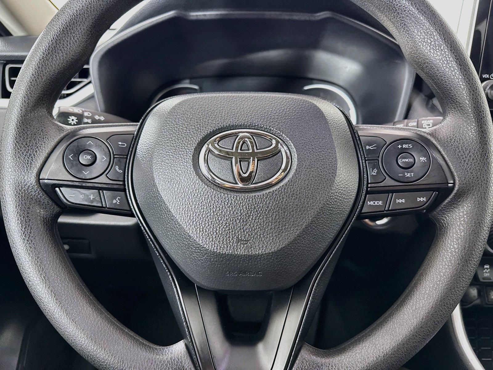 2025 Toyota RAV4 XLE photo 15