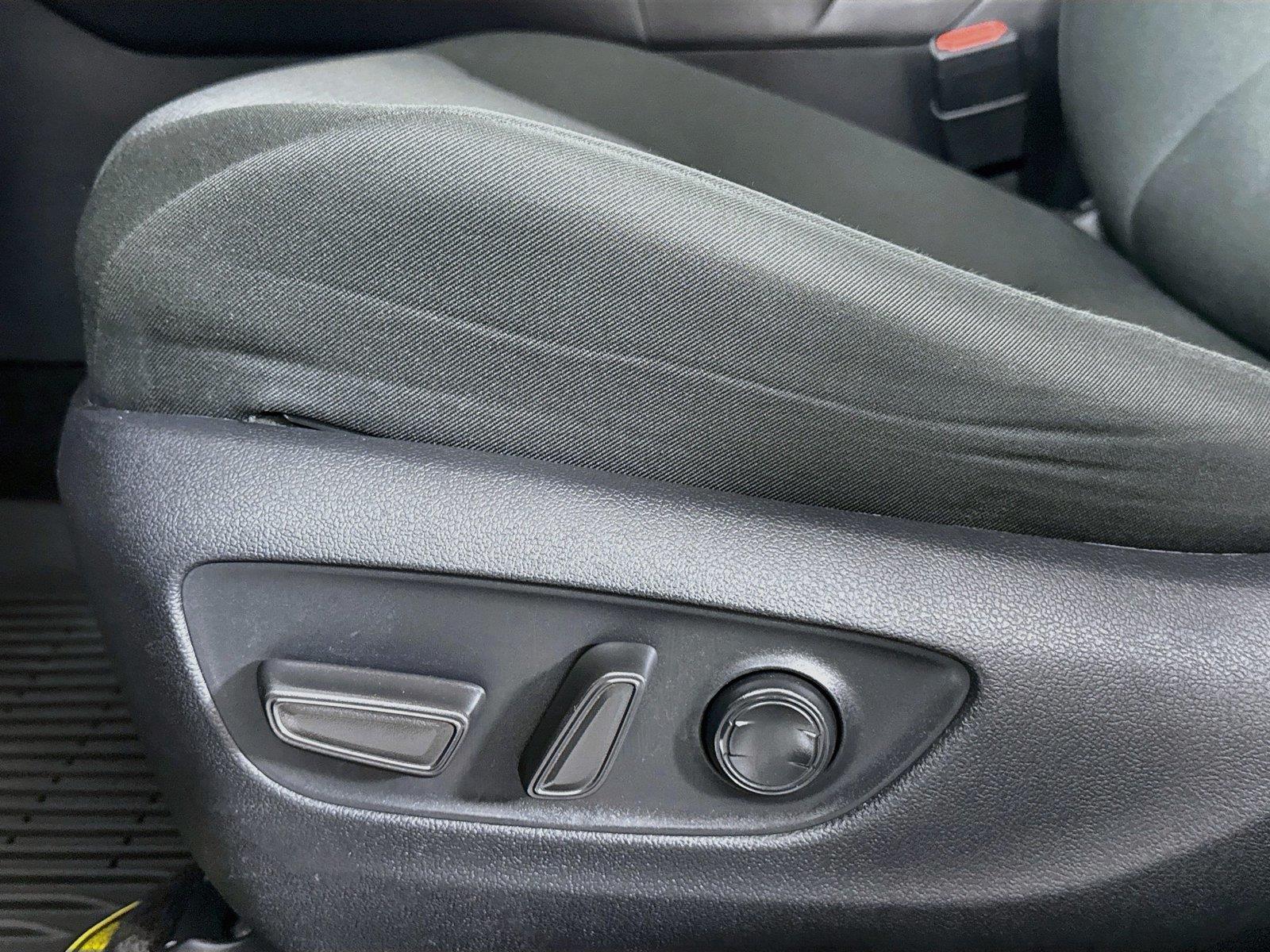 2025 Toyota RAV4 XLE photo 26