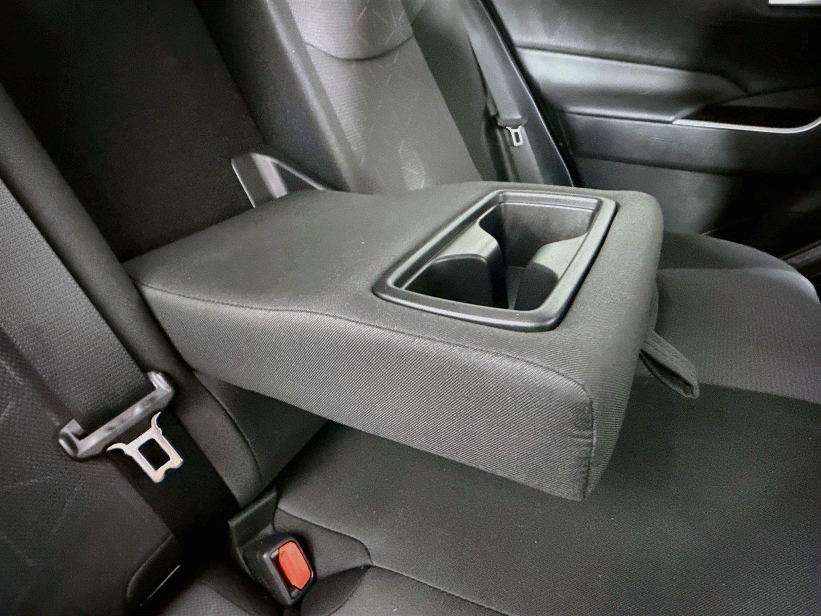 2025 Toyota RAV4 XLE photo 38