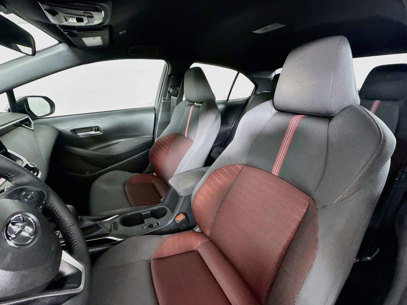 2026 Toyota Corolla SE photo 2