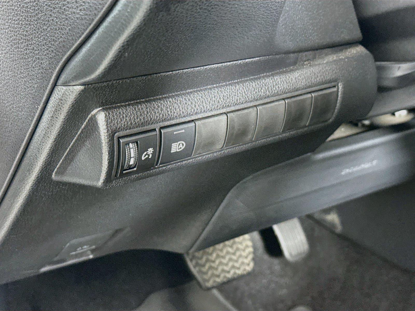 2026 Toyota Corolla SE photo 13