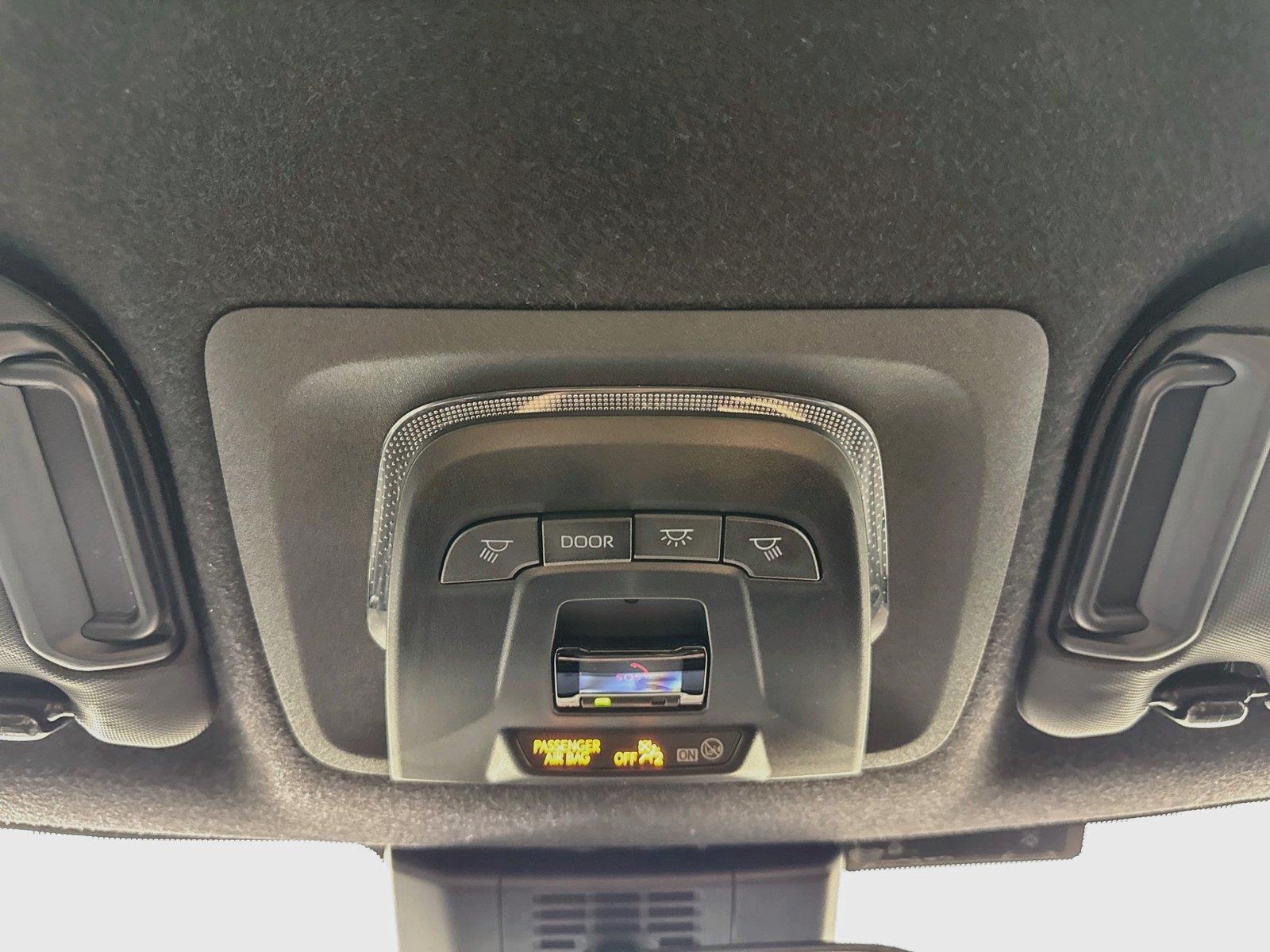 2026 Toyota Corolla SE photo 5