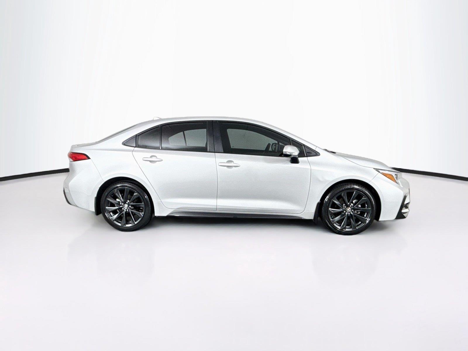 2026 Toyota Corolla SE photo 9