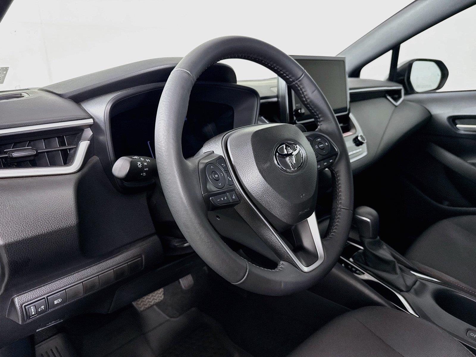 2026 Toyota Corolla SE photo 3