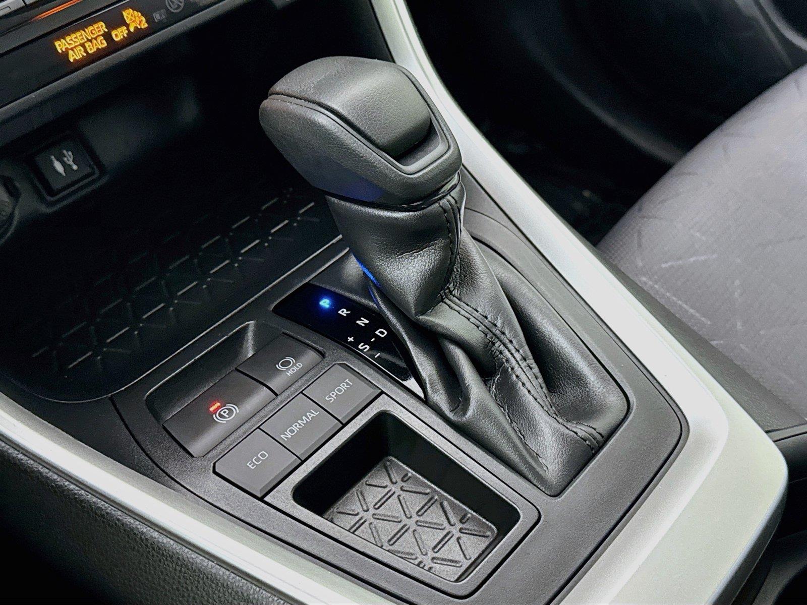 2019 Toyota RAV4 XLE photo 24