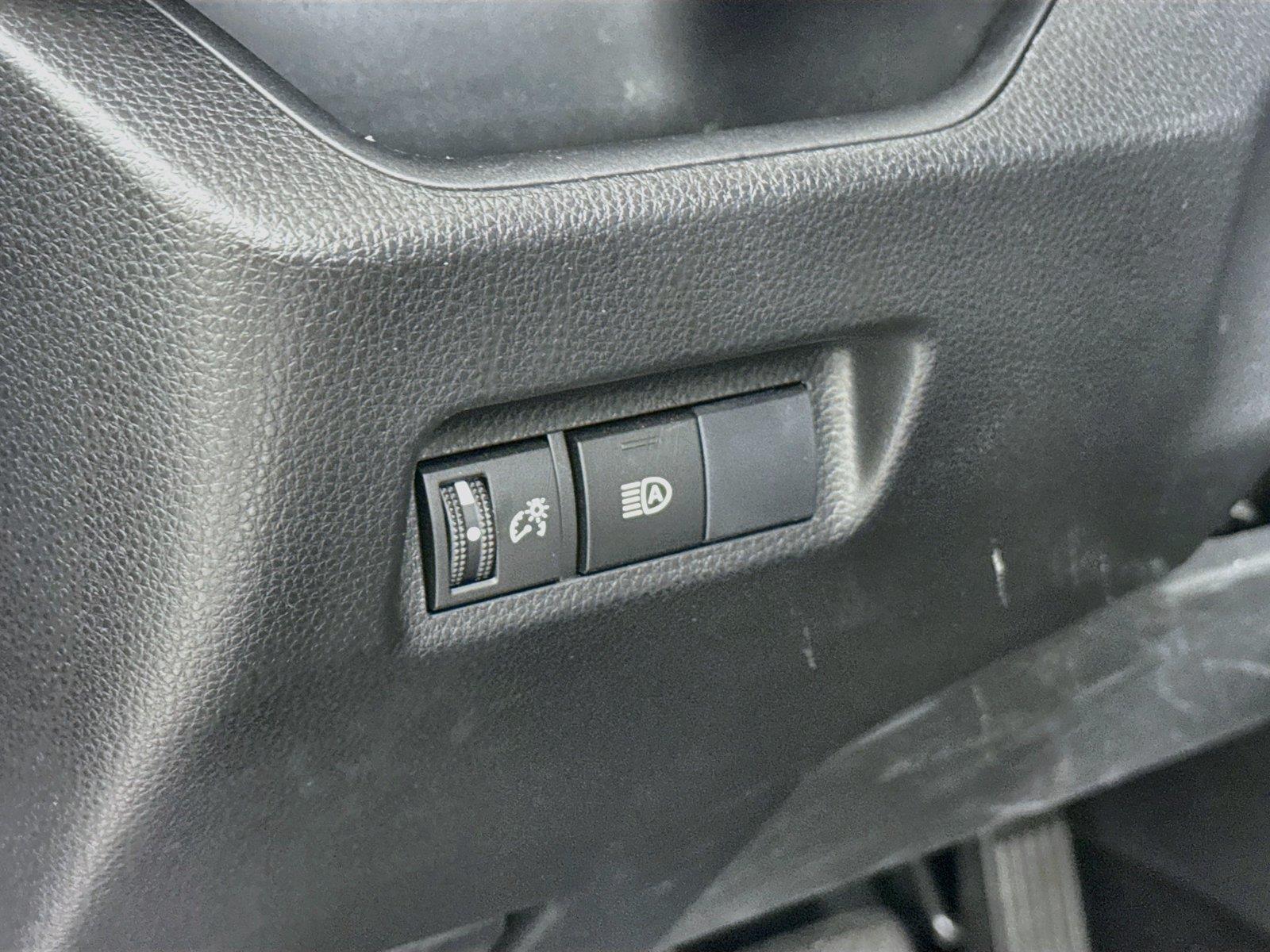 2019 Toyota RAV4 XLE photo 13