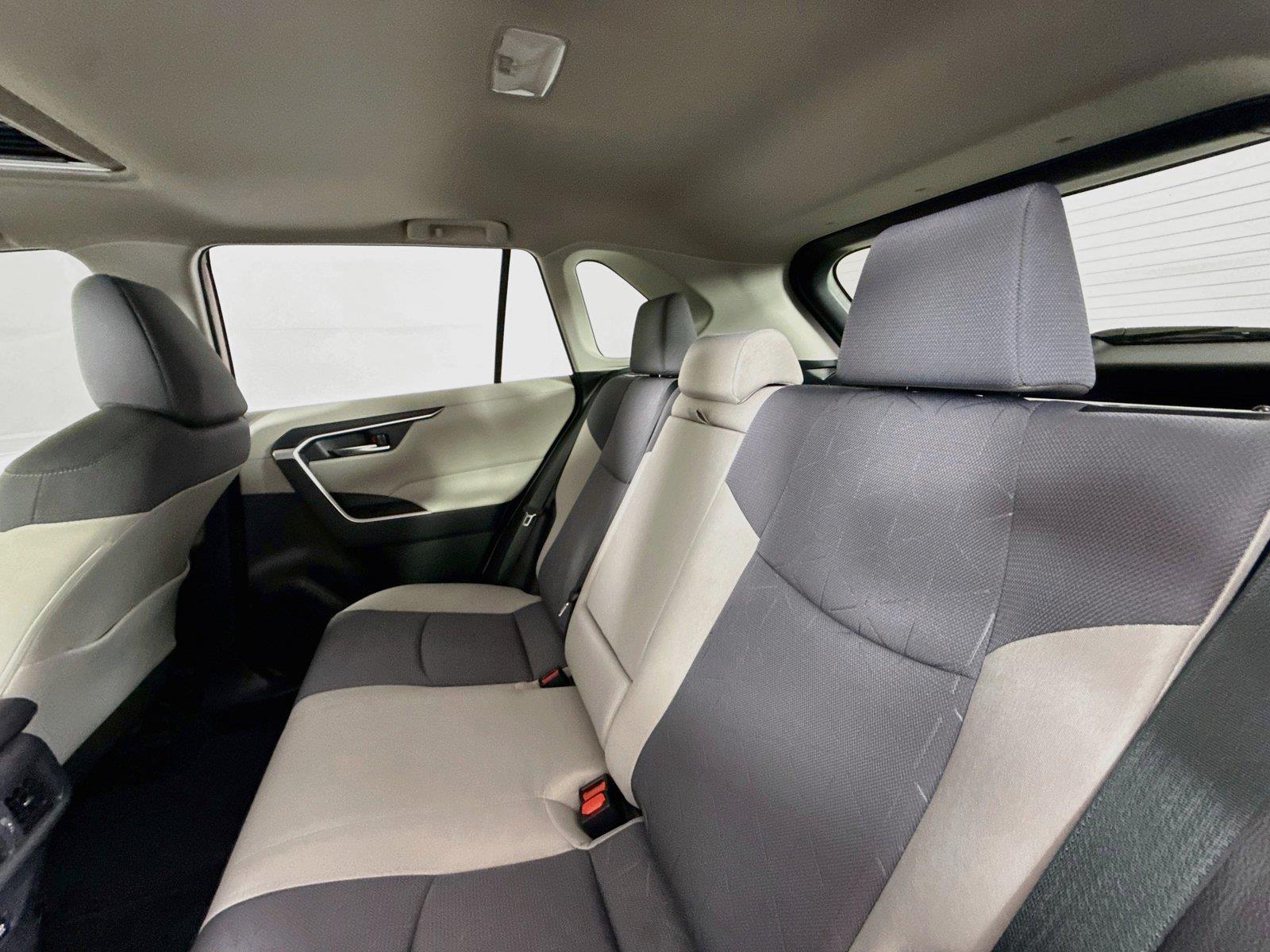 2019 Toyota RAV4 XLE photo 27