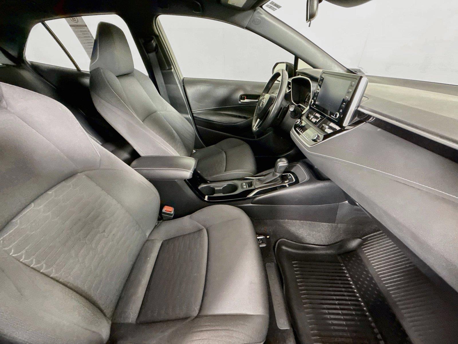 2022 Toyota Corolla Hatchback SE Nightshade Edition photo 38