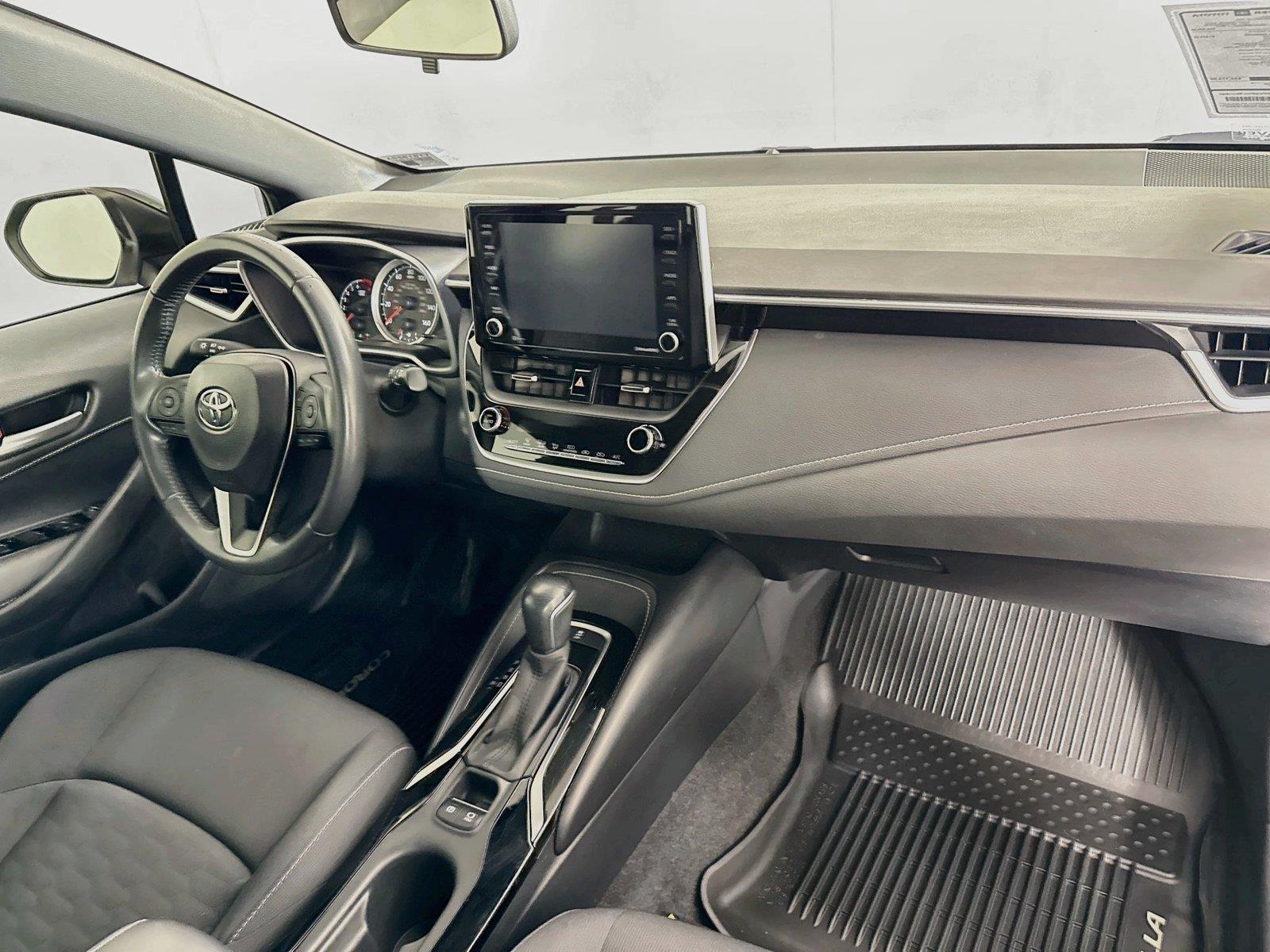 2022 Toyota Corolla Hatchback SE Nightshade Edition photo 39