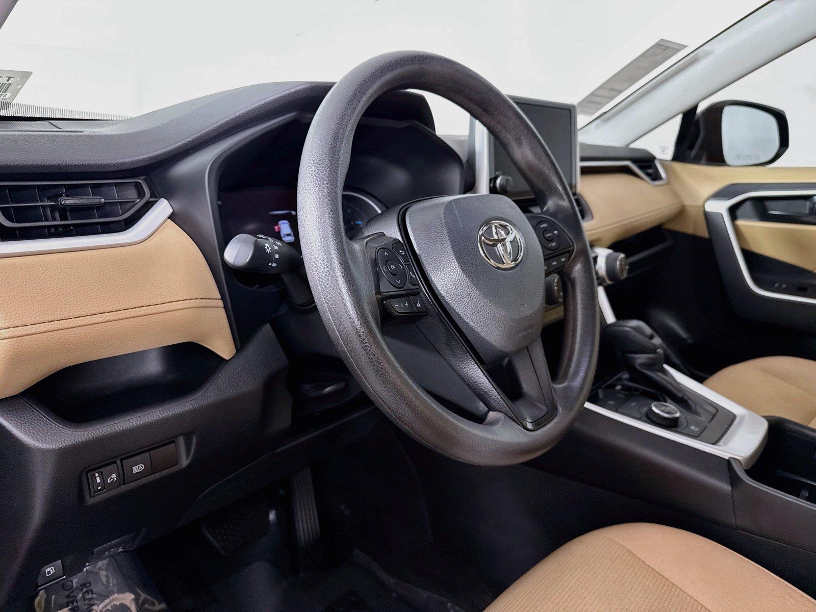 2023 Toyota RAV4 Hybrid LE photo 3