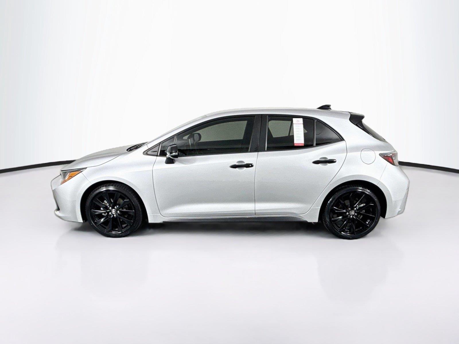 2022 Toyota Corolla Hatchback SE Nightshade Edition photo 11