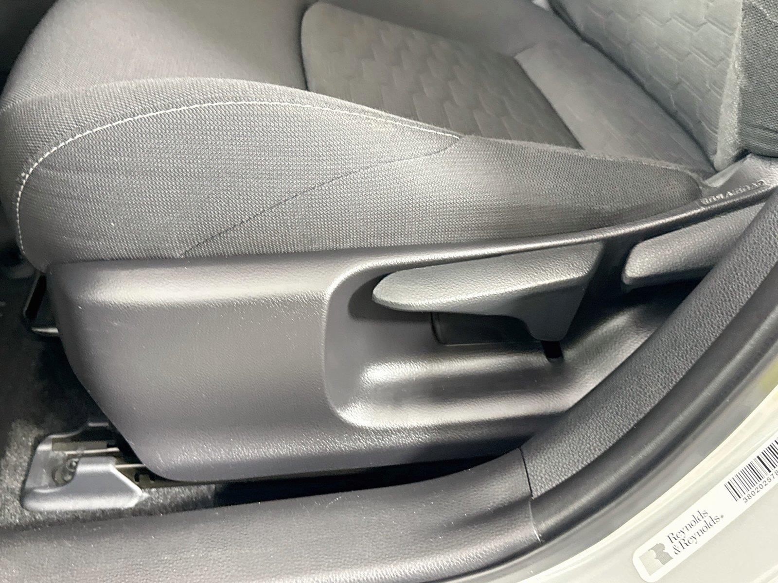 2022 Toyota Corolla Hatchback SE Nightshade Edition photo 27