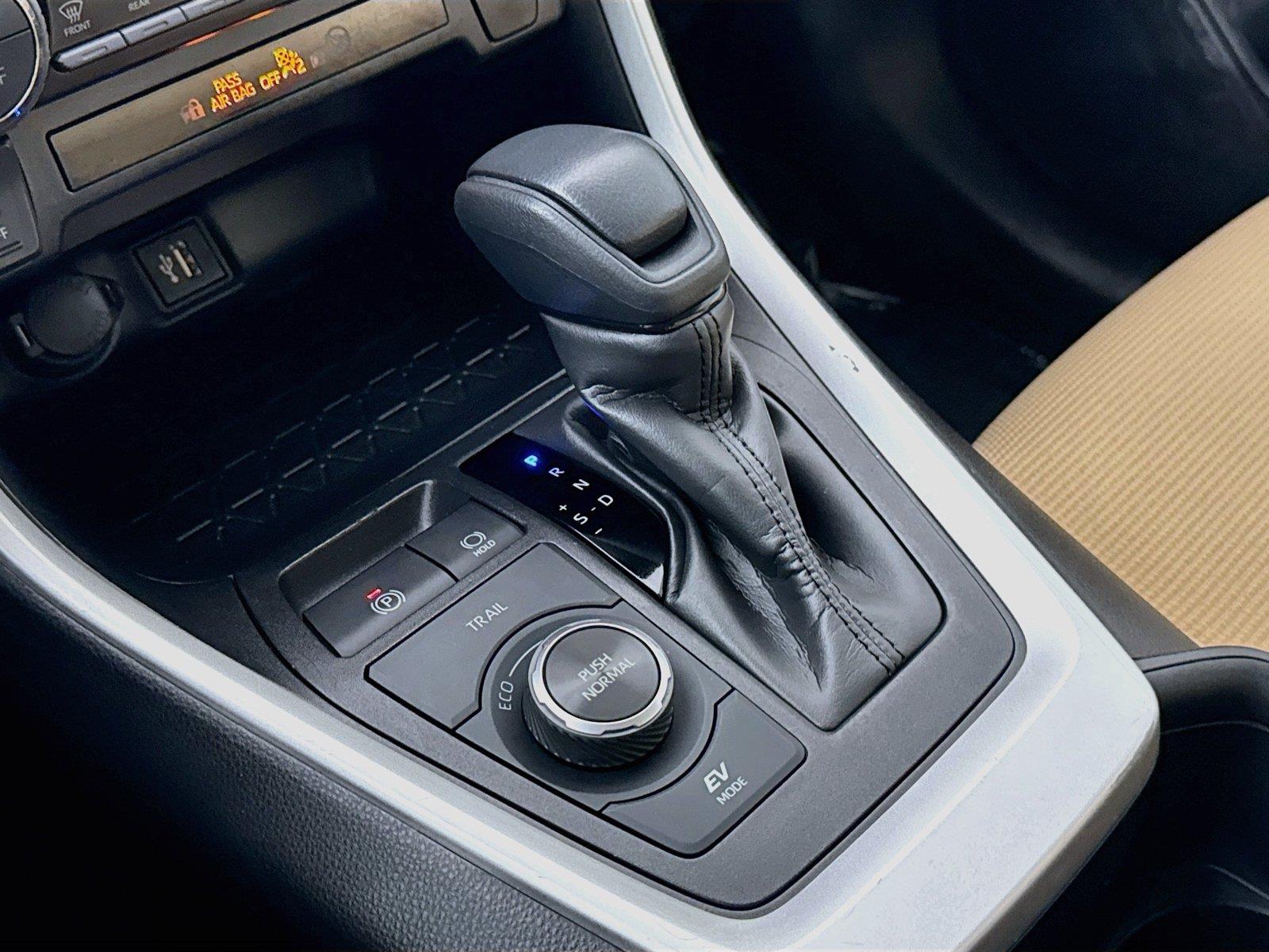 2023 Toyota RAV4 Hybrid LE photo 23