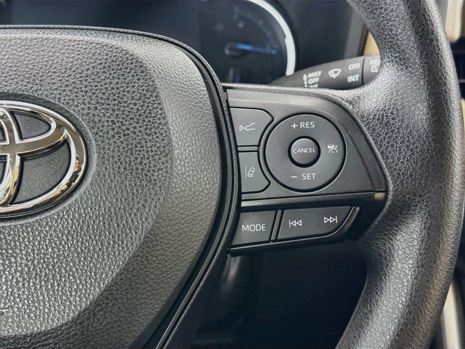 2023 Toyota RAV4 Hybrid LE photo 17