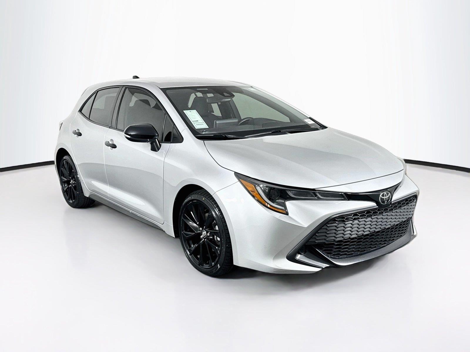 2022 Toyota Corolla Hatchback SE Nightshade Edition photo 7