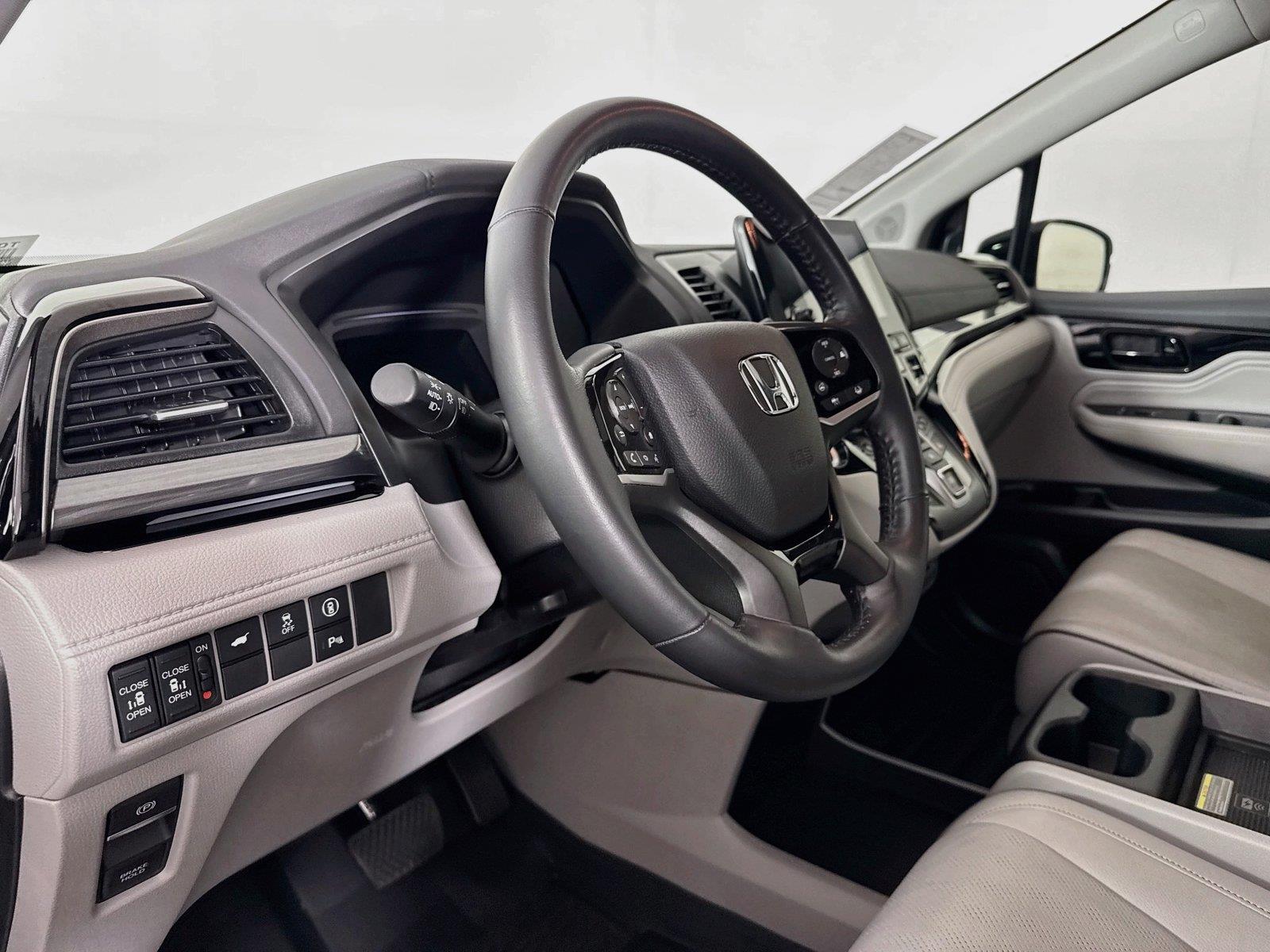2024 Honda Odyssey Elite photo 3