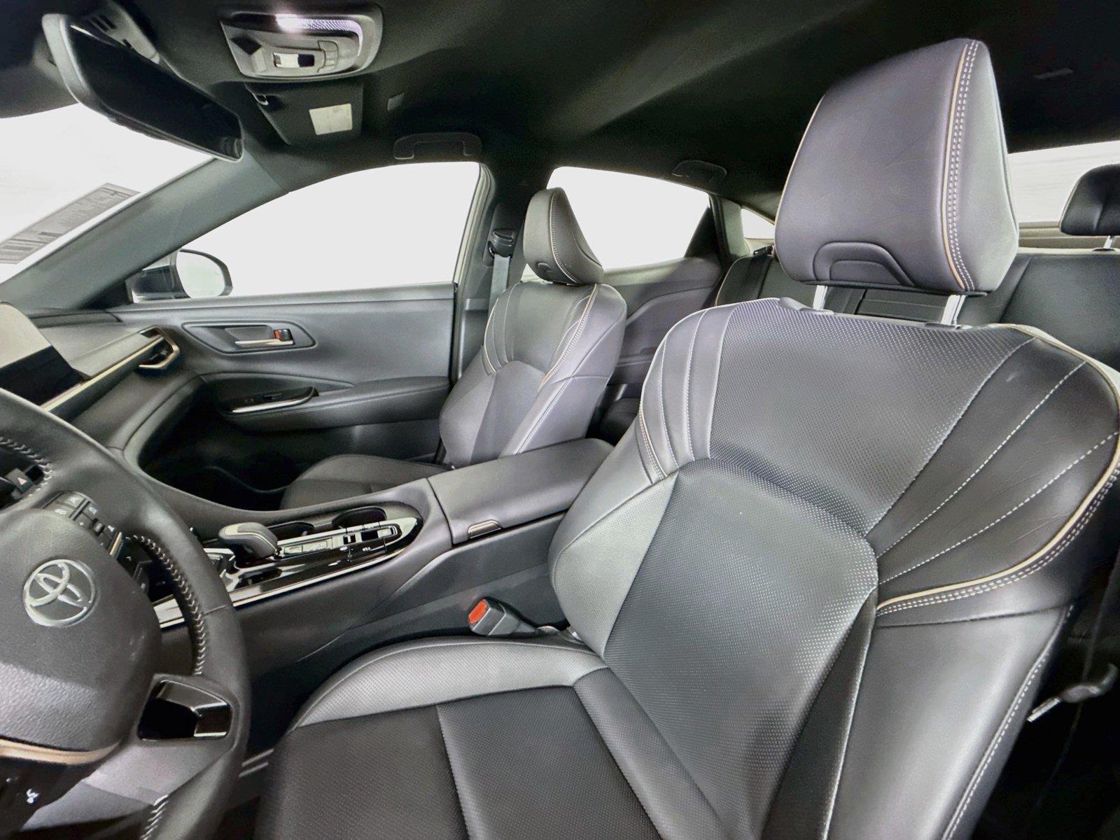 2026 Toyota Crown XLE photo 2