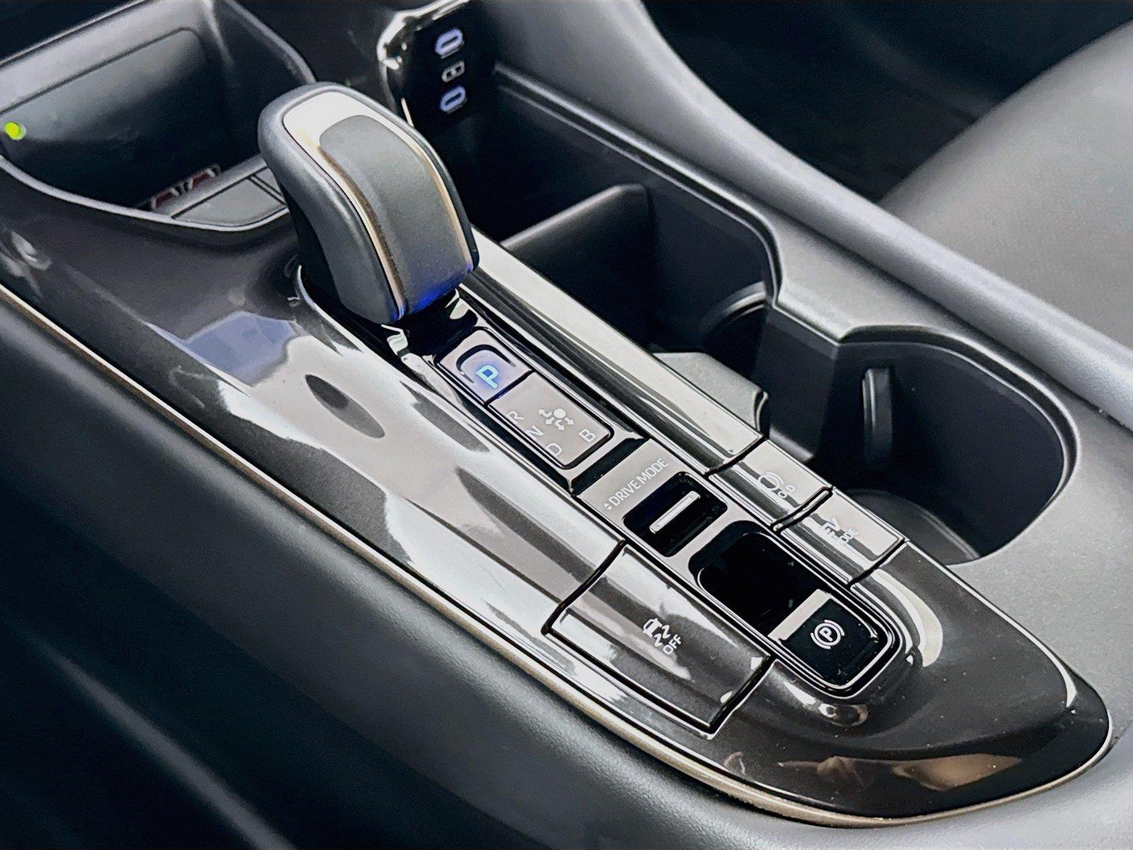 2026 Toyota Crown XLE photo 25