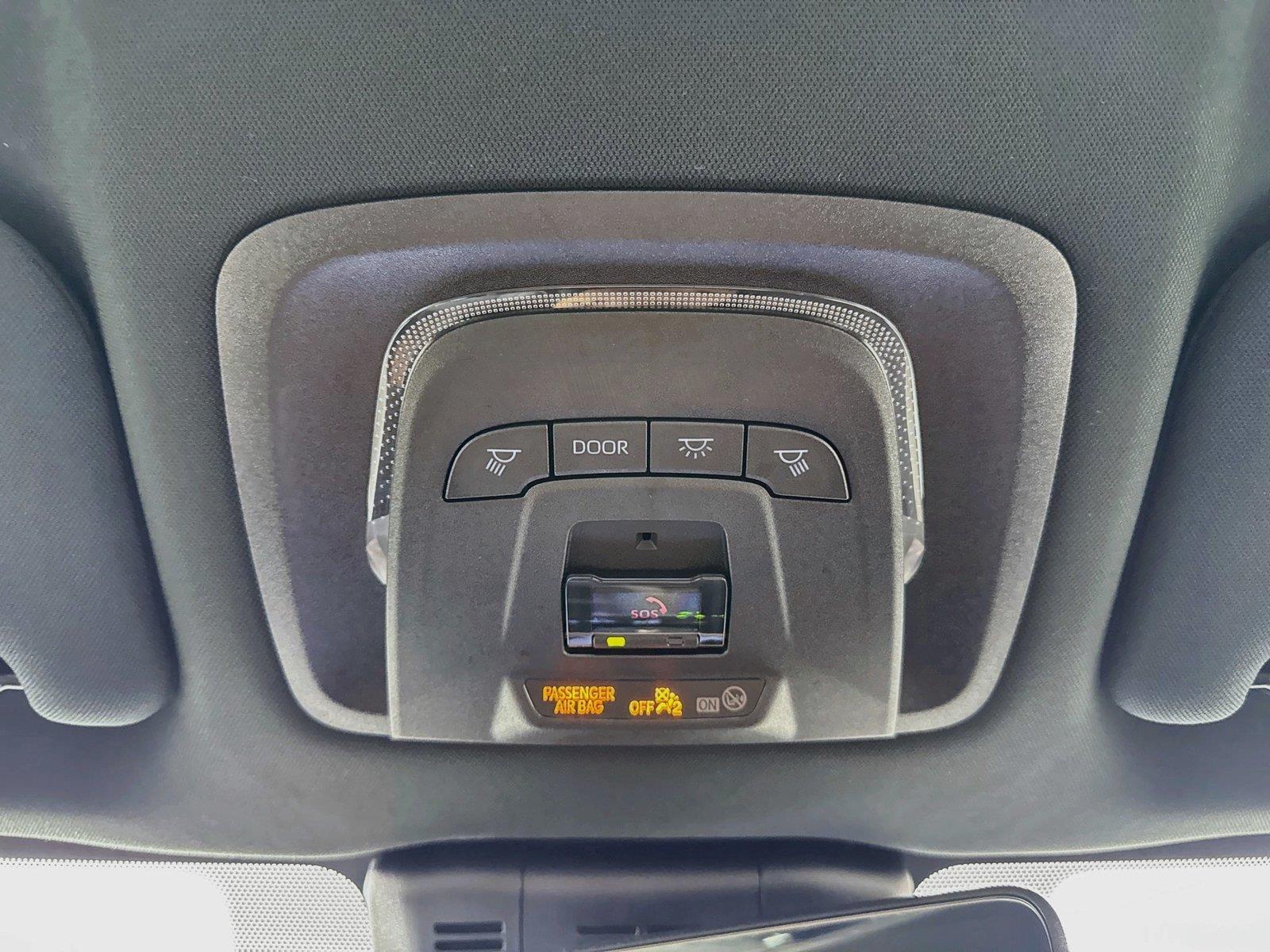 2026 Toyota Crown XLE photo 5