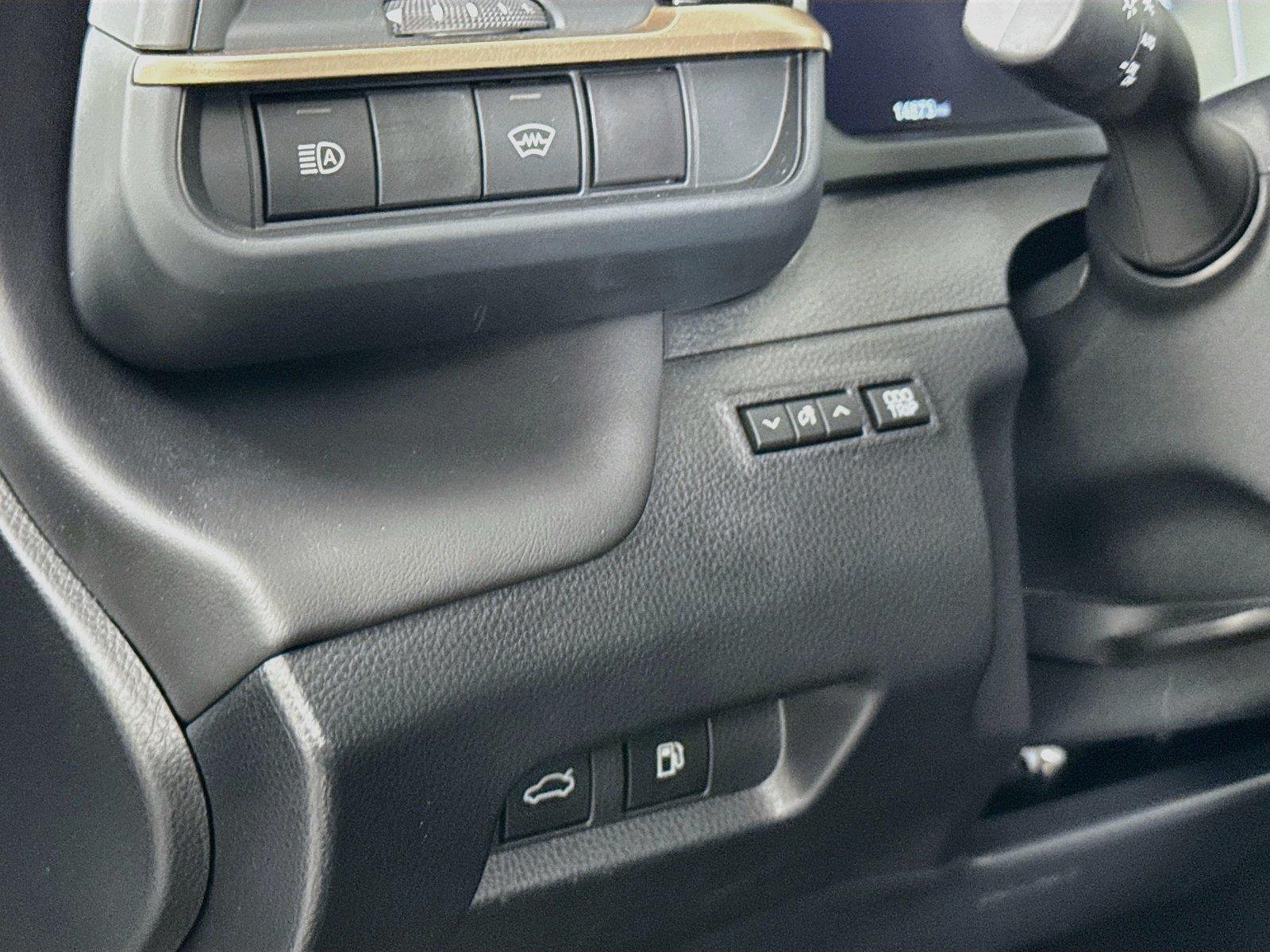 2026 Toyota Crown XLE photo 14