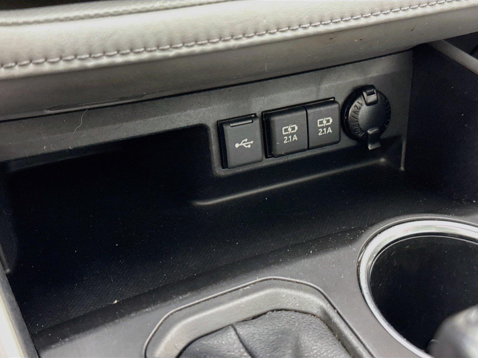 2021 Toyota Highlander XLE photo 26