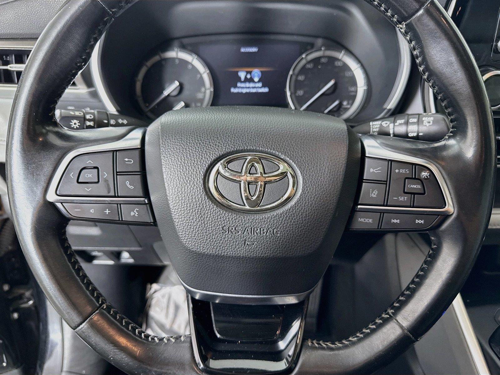 2021 Toyota Highlander XLE photo 14