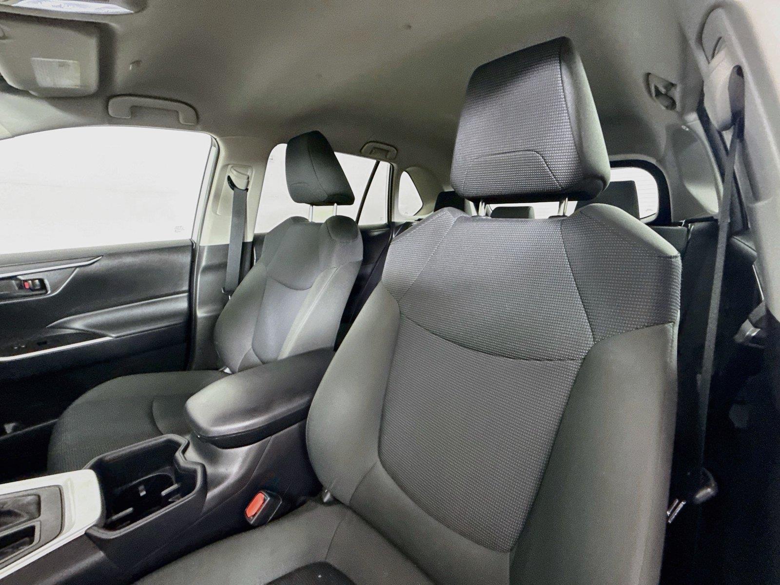2025 Toyota RAV4 LE photo 2