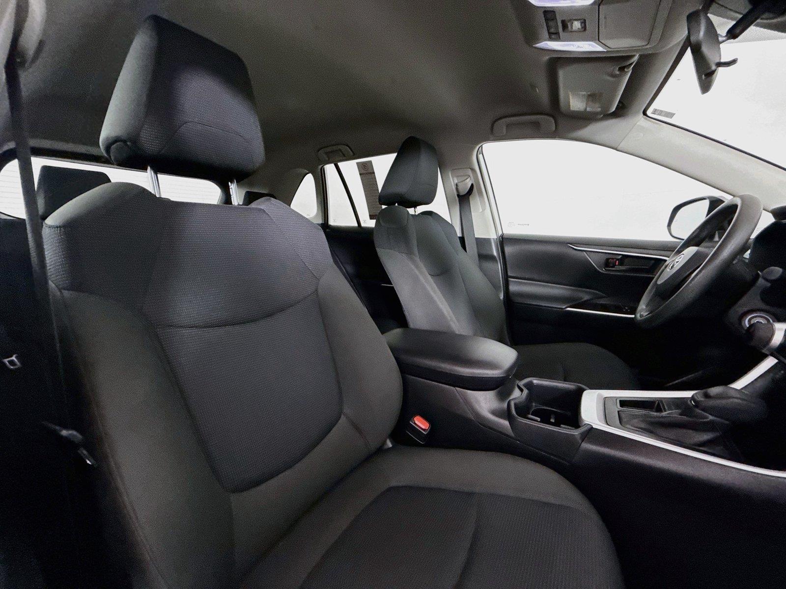 2025 Toyota RAV4 LE photo 38