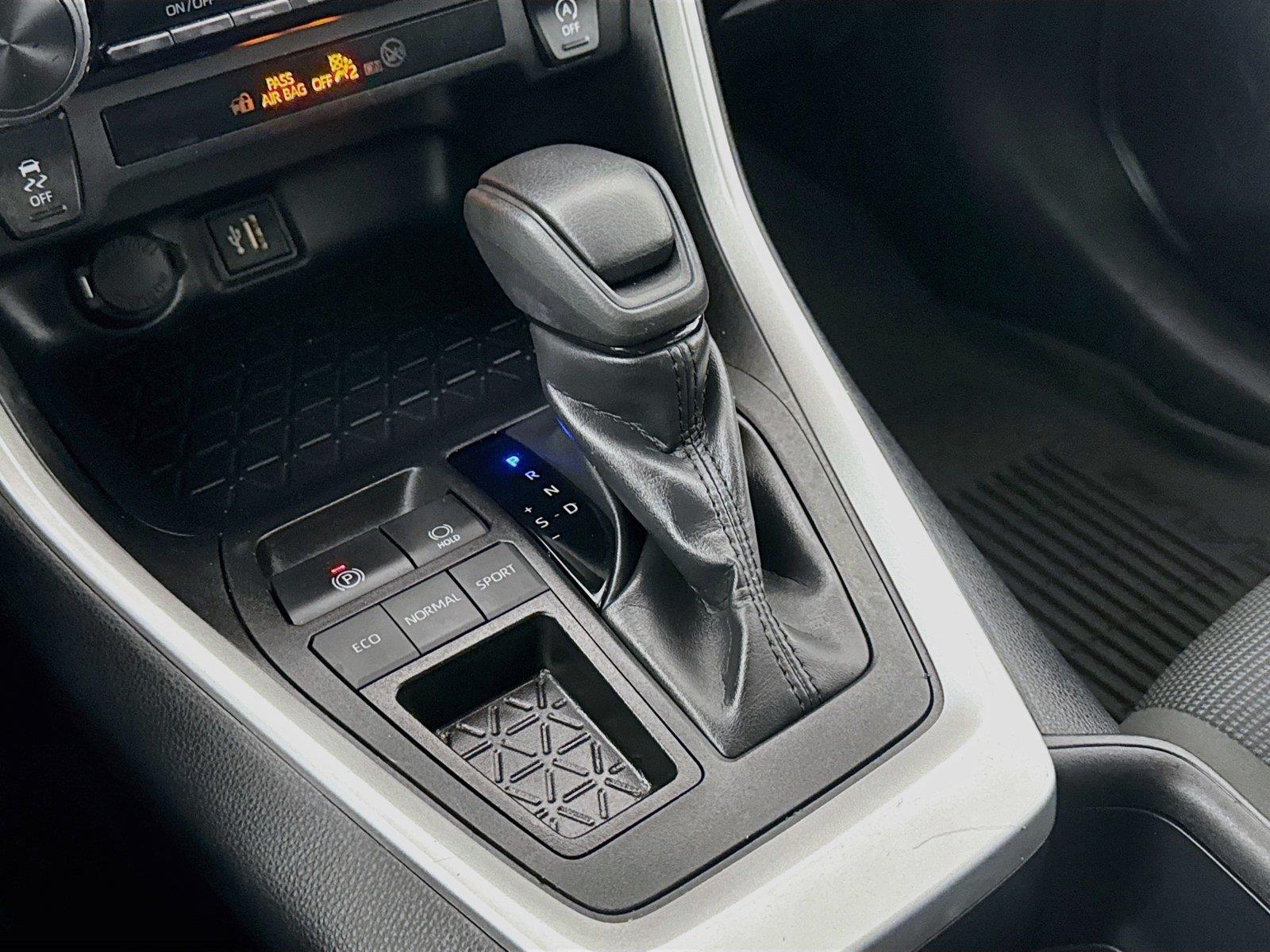 2025 Toyota RAV4 LE photo 23