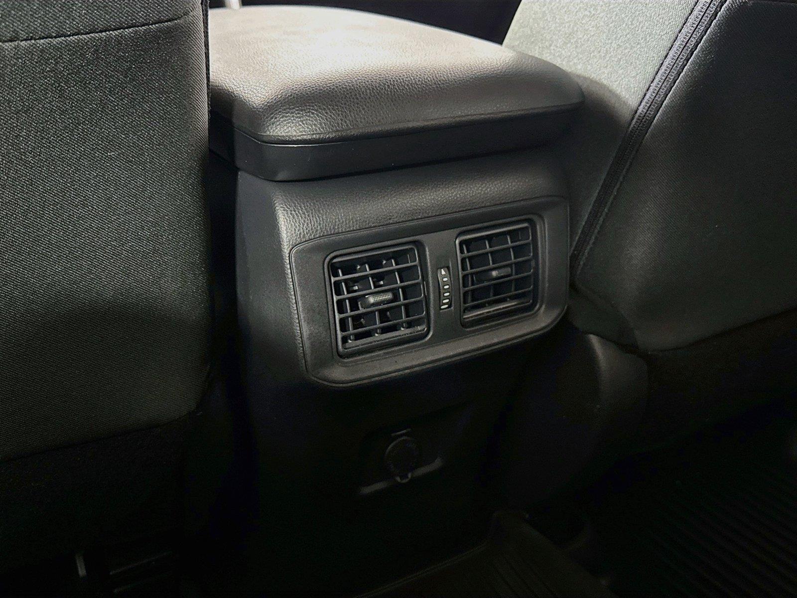2025 Toyota RAV4 LE photo 31