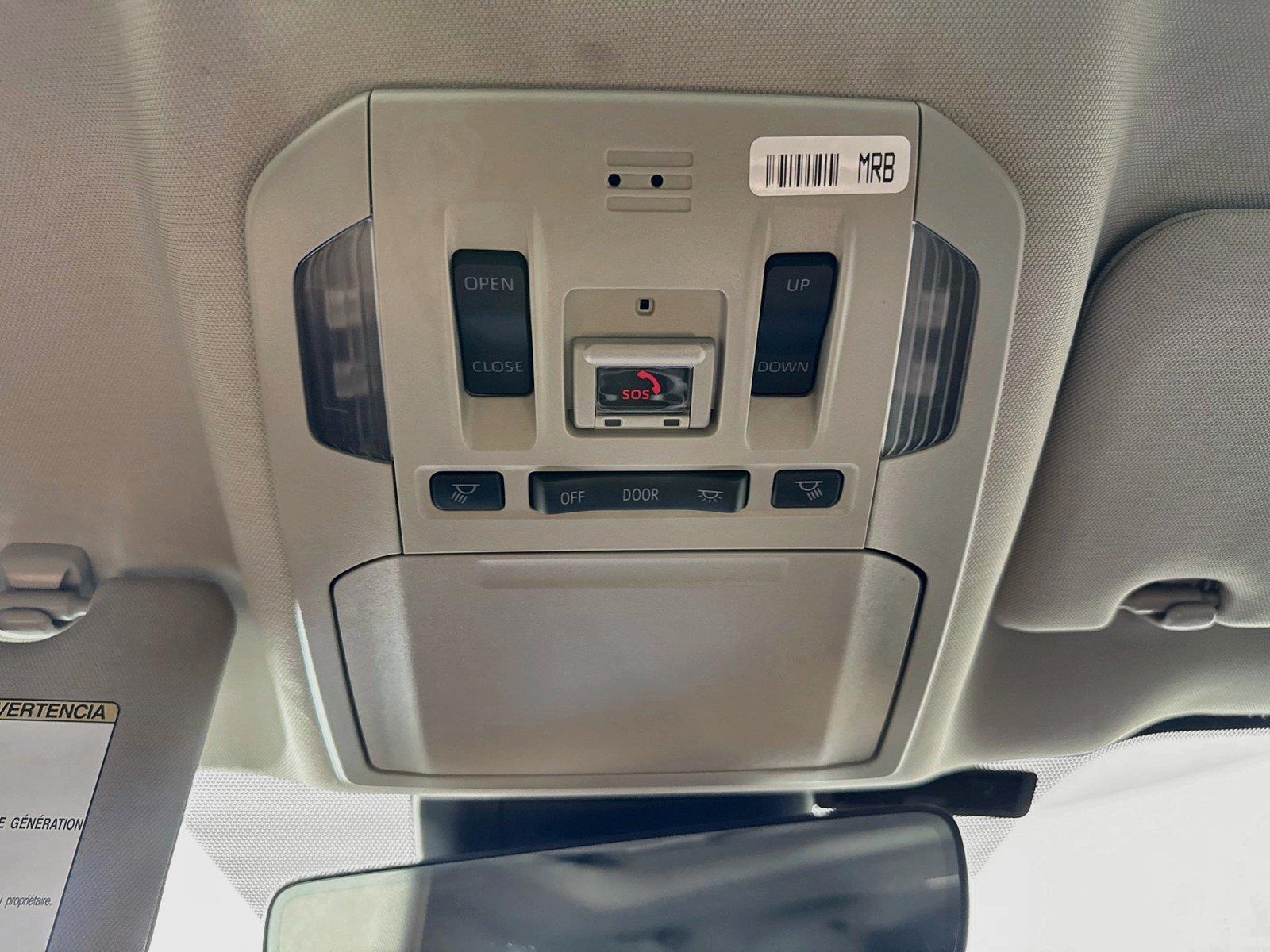 2021 Toyota Highlander XLE photo 21