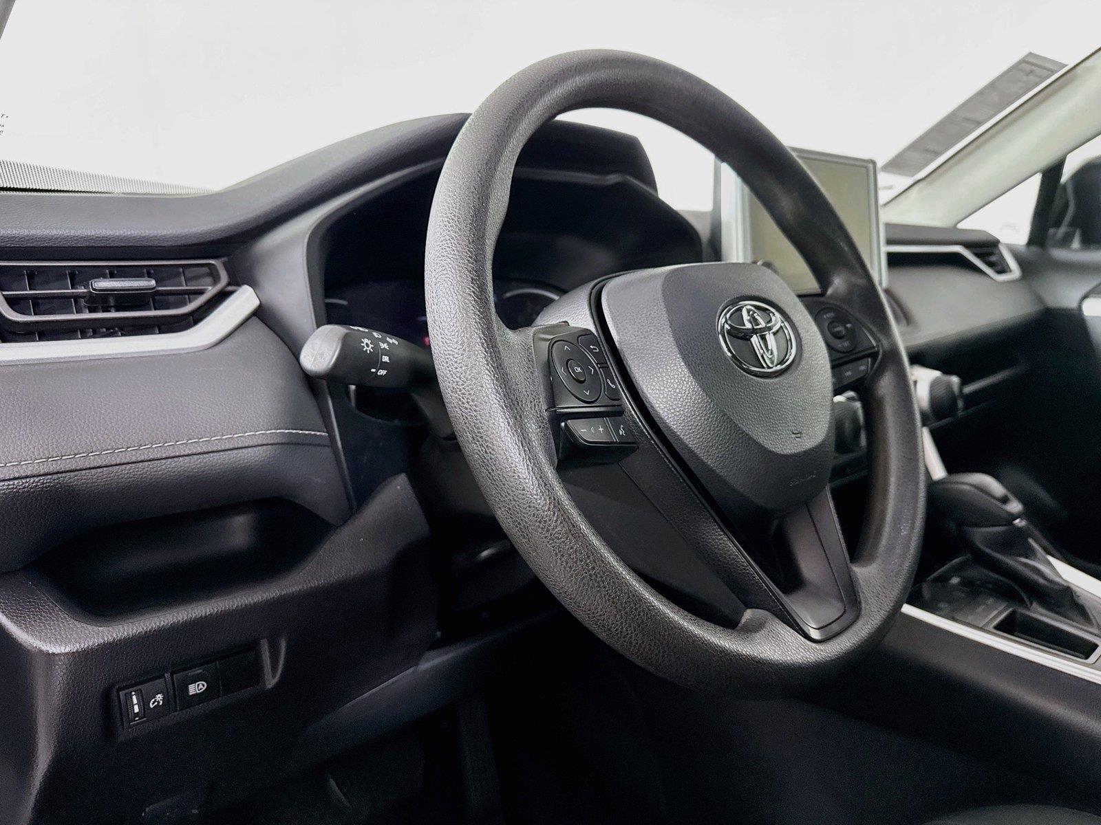 2025 Toyota RAV4 LE photo 3