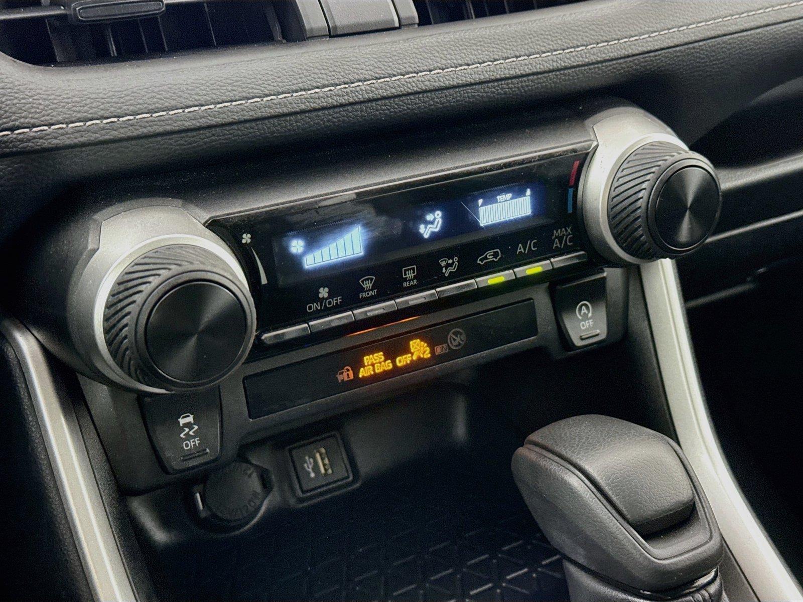 2025 Toyota RAV4 LE photo 22