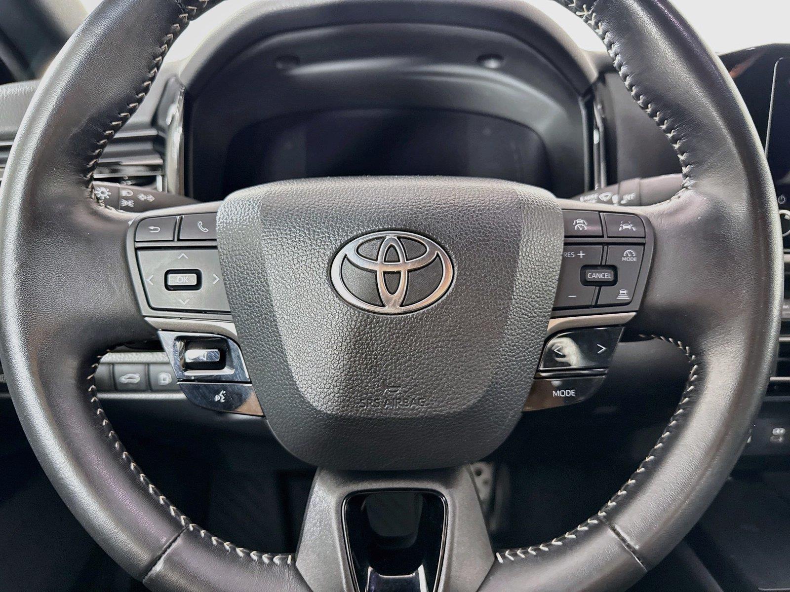 2025 Toyota Camry SE photo 15
