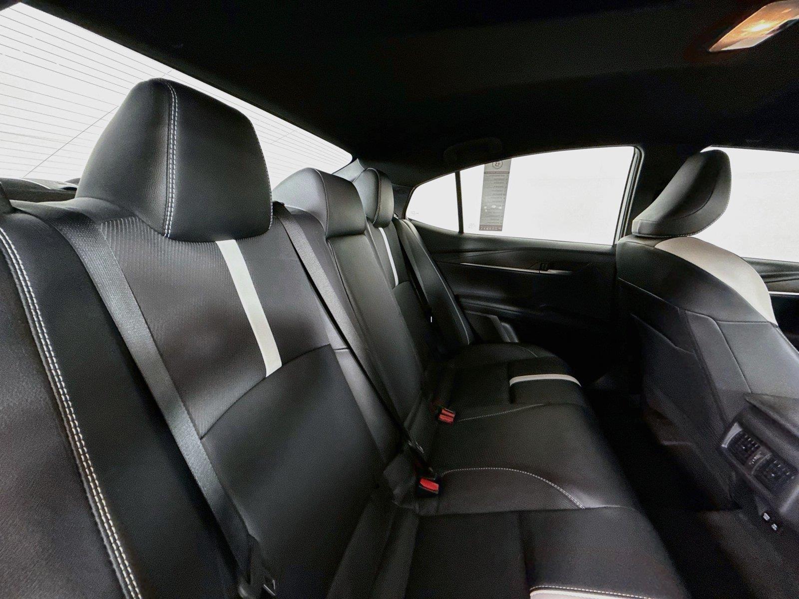 2025 Toyota Camry SE photo 38