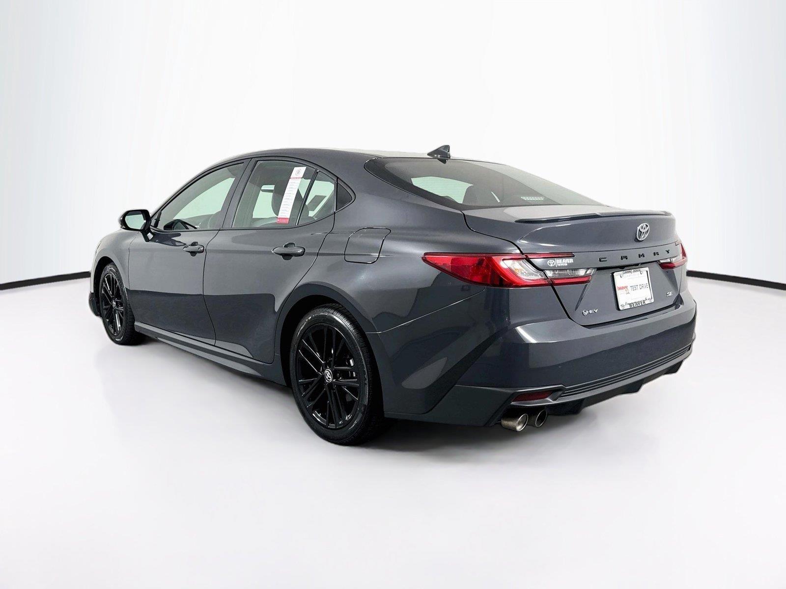 2025 Toyota Camry SE photo 11