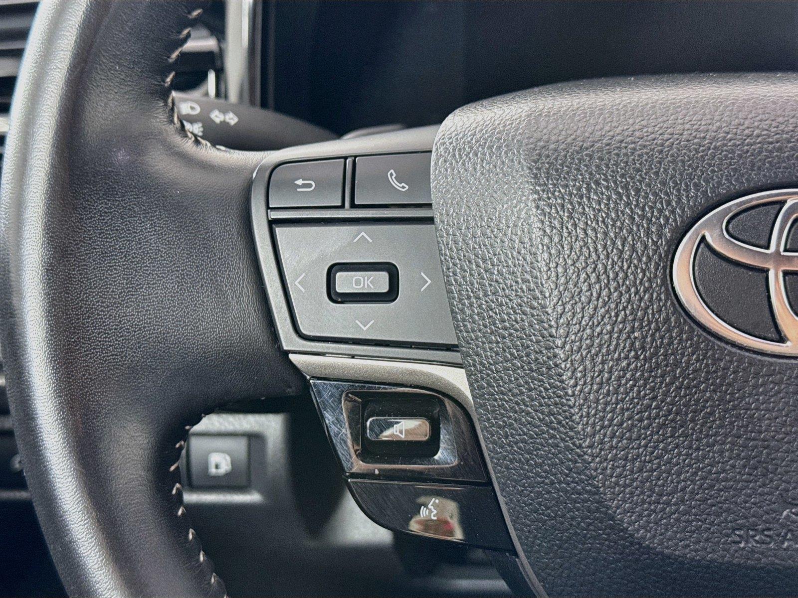 2025 Toyota Camry SE photo 16