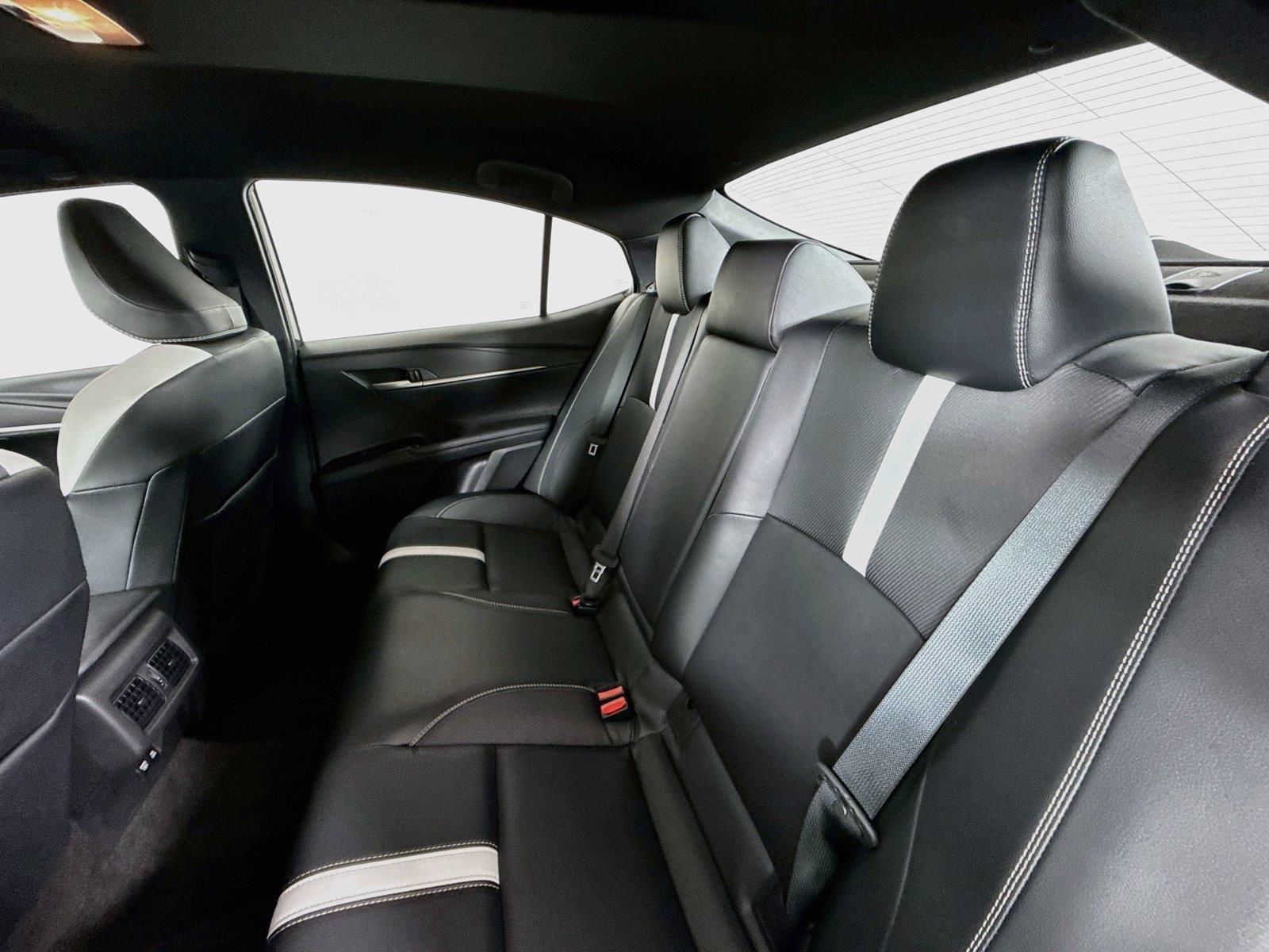 2025 Toyota Camry SE photo 27