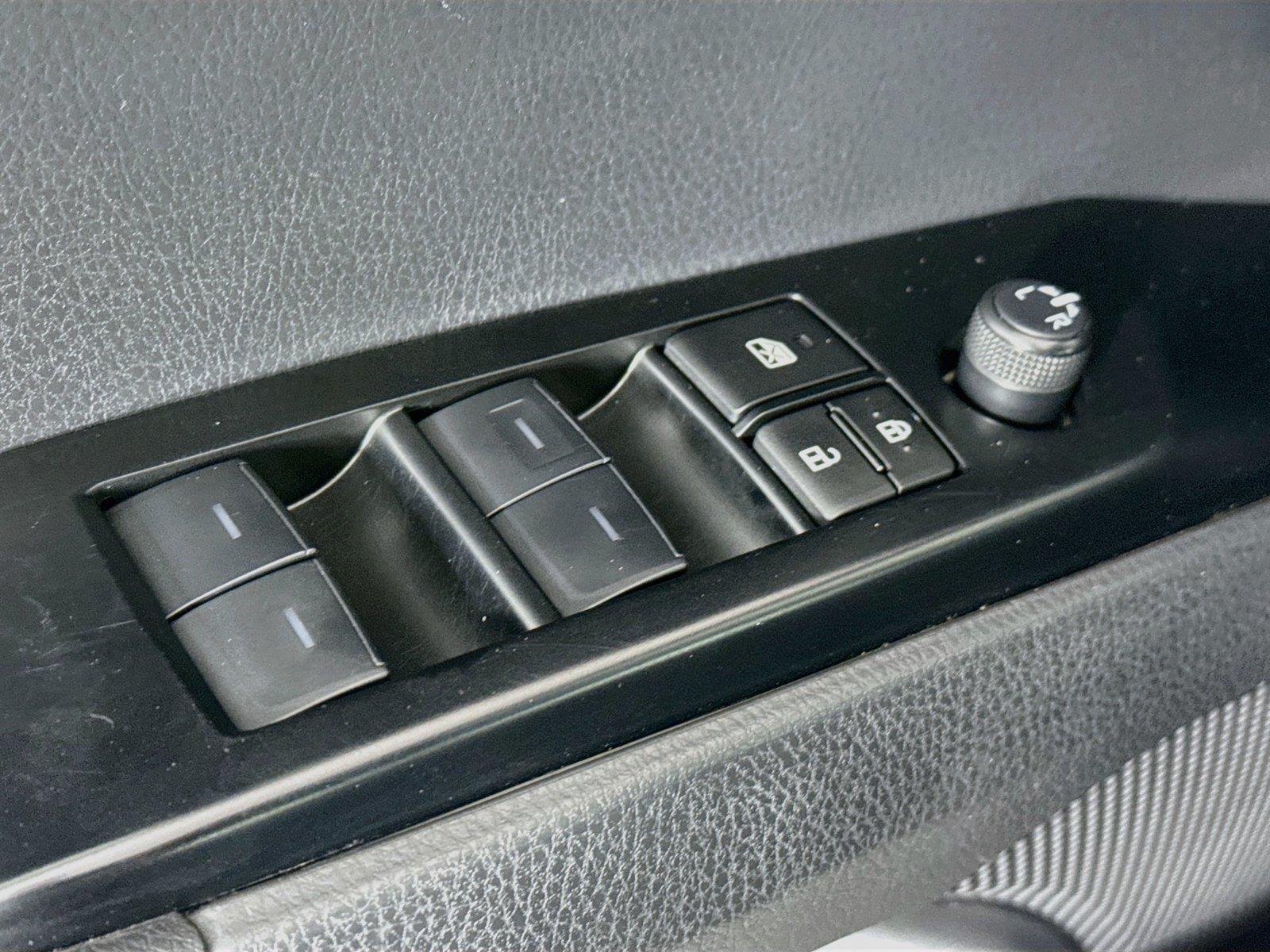 2025 Toyota Camry SE photo 25