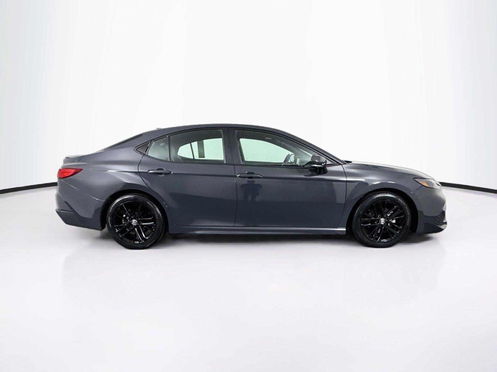 2025 Toyota Camry SE photo 9