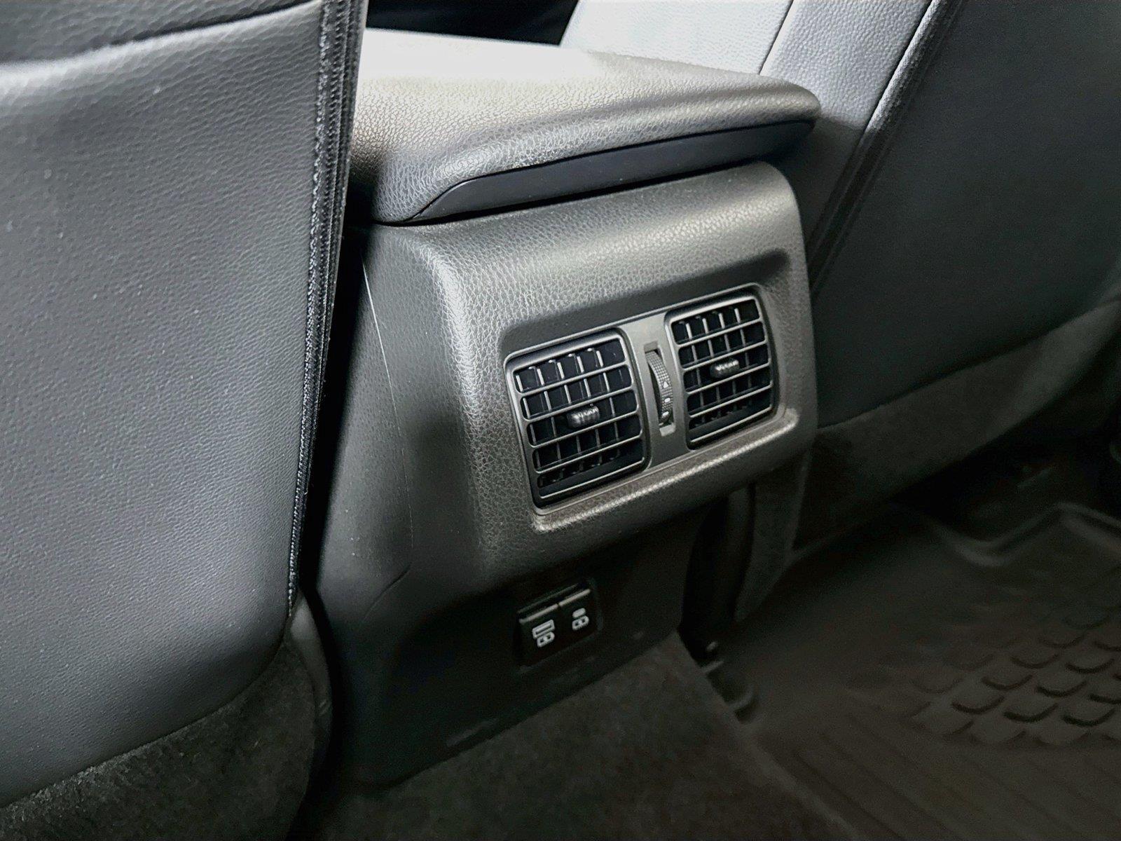 2025 Toyota Camry SE photo 32