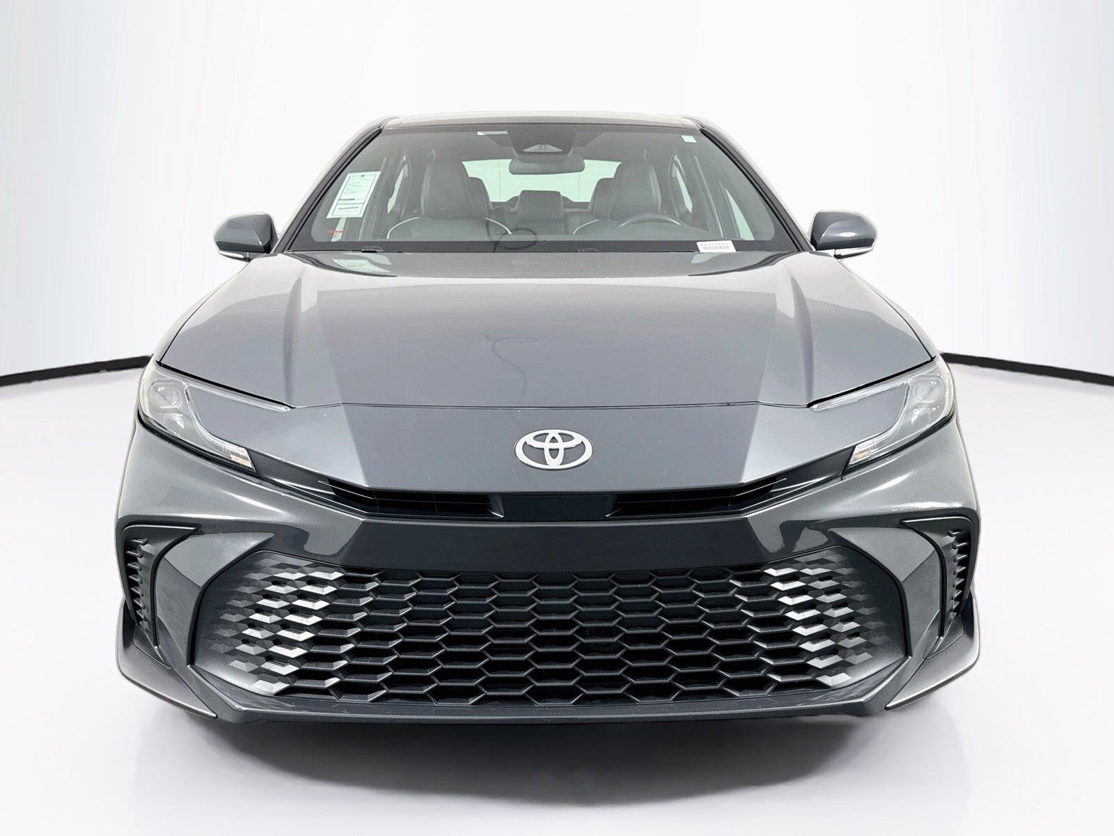 2025 Toyota Camry SE photo 7