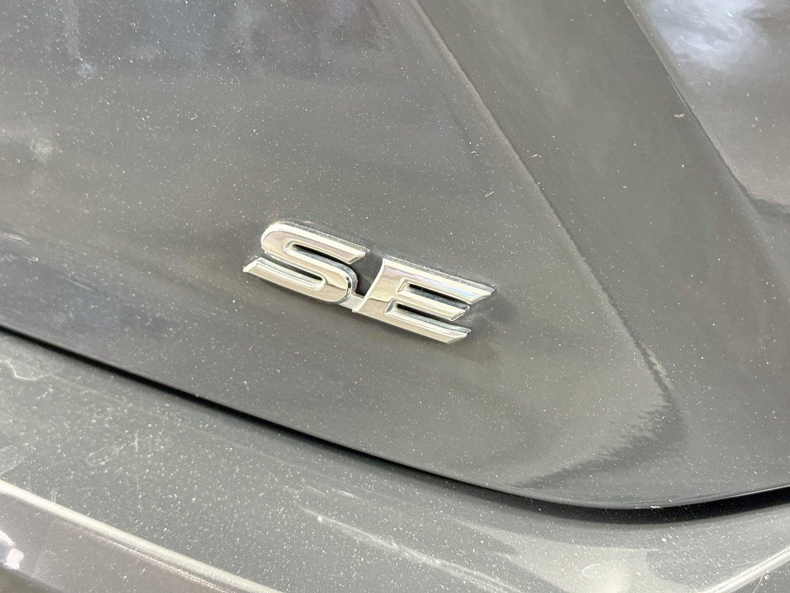 2025 Toyota Camry SE photo 13