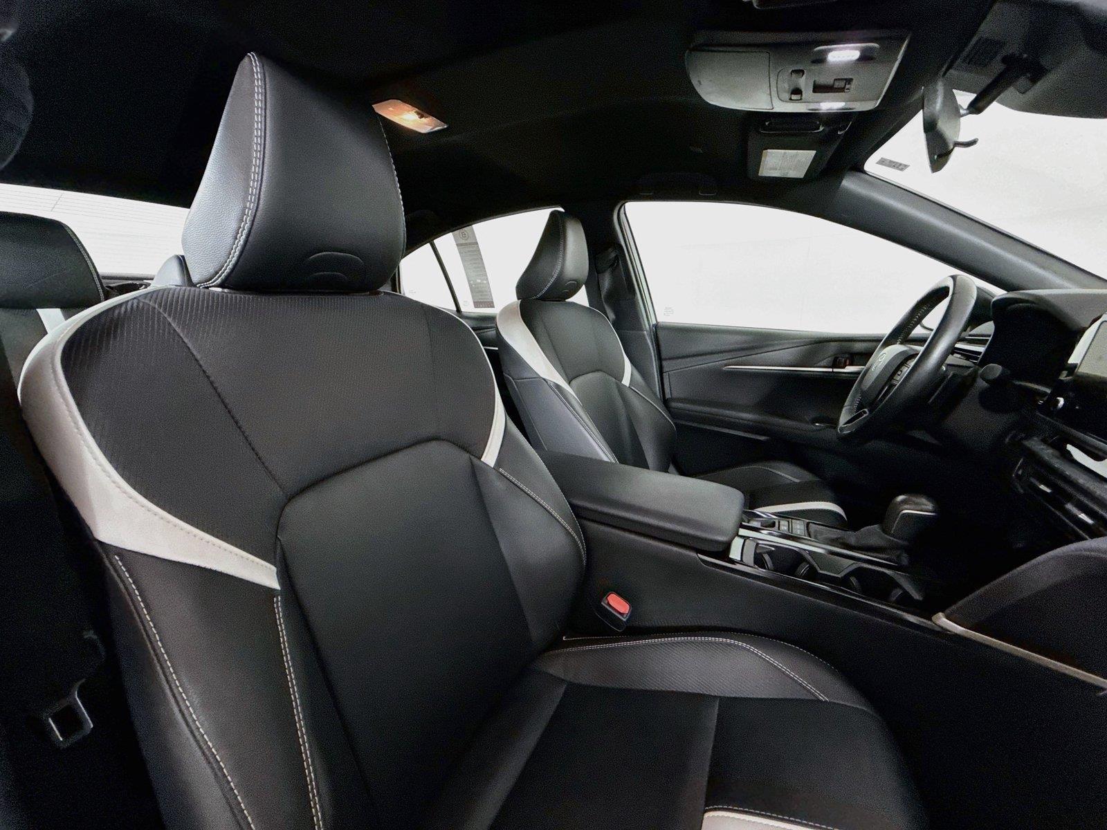 2025 Toyota Camry SE photo 39