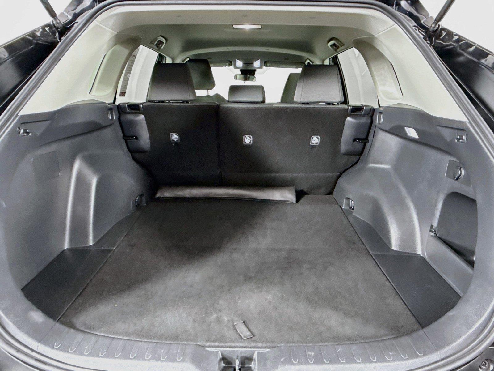 2024 Toyota RAV4 XLE photo 35