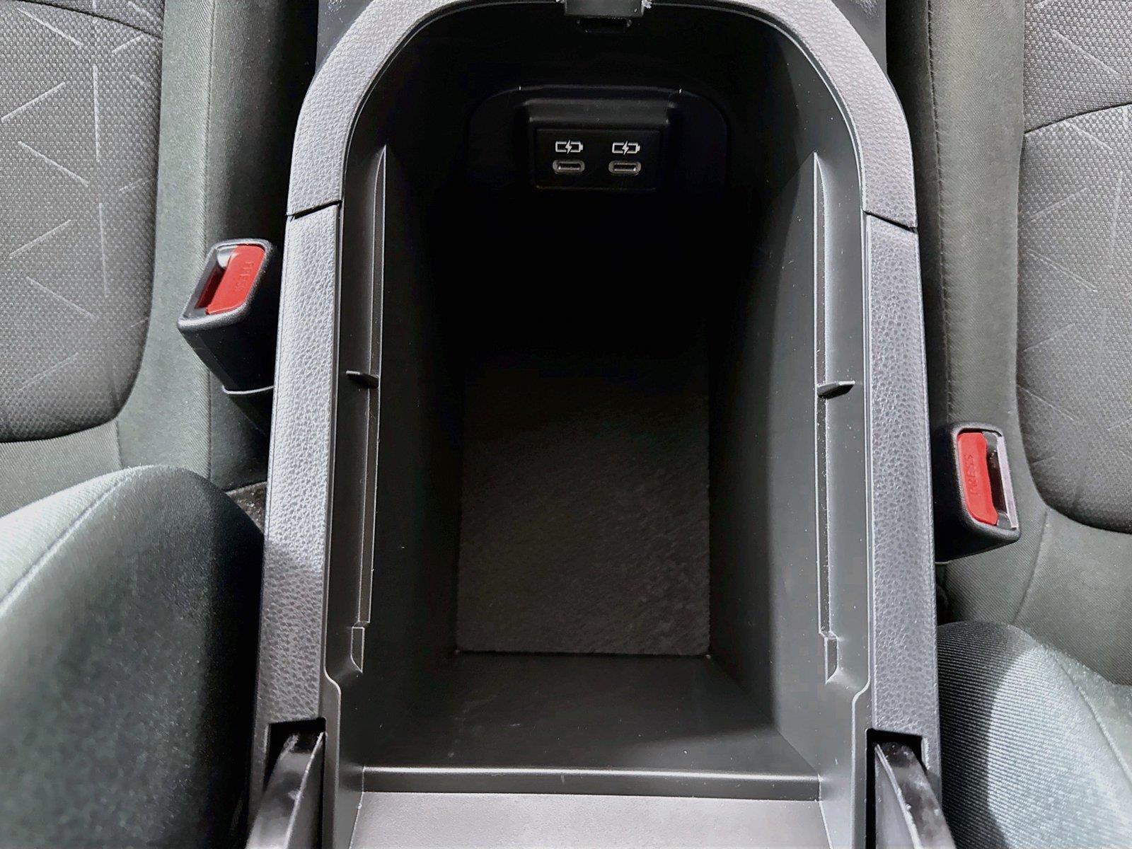 2024 Toyota RAV4 XLE photo 30