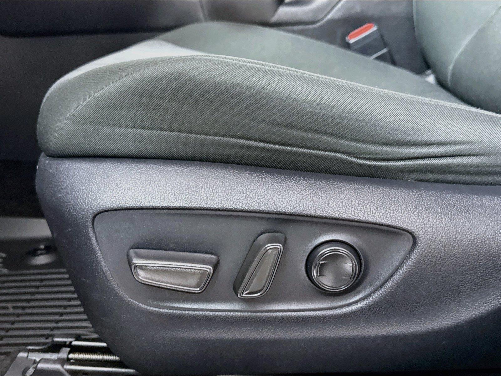 2024 Toyota RAV4 XLE photo 26