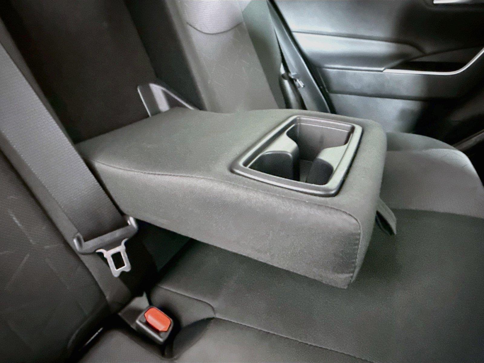 2024 Toyota RAV4 XLE photo 38